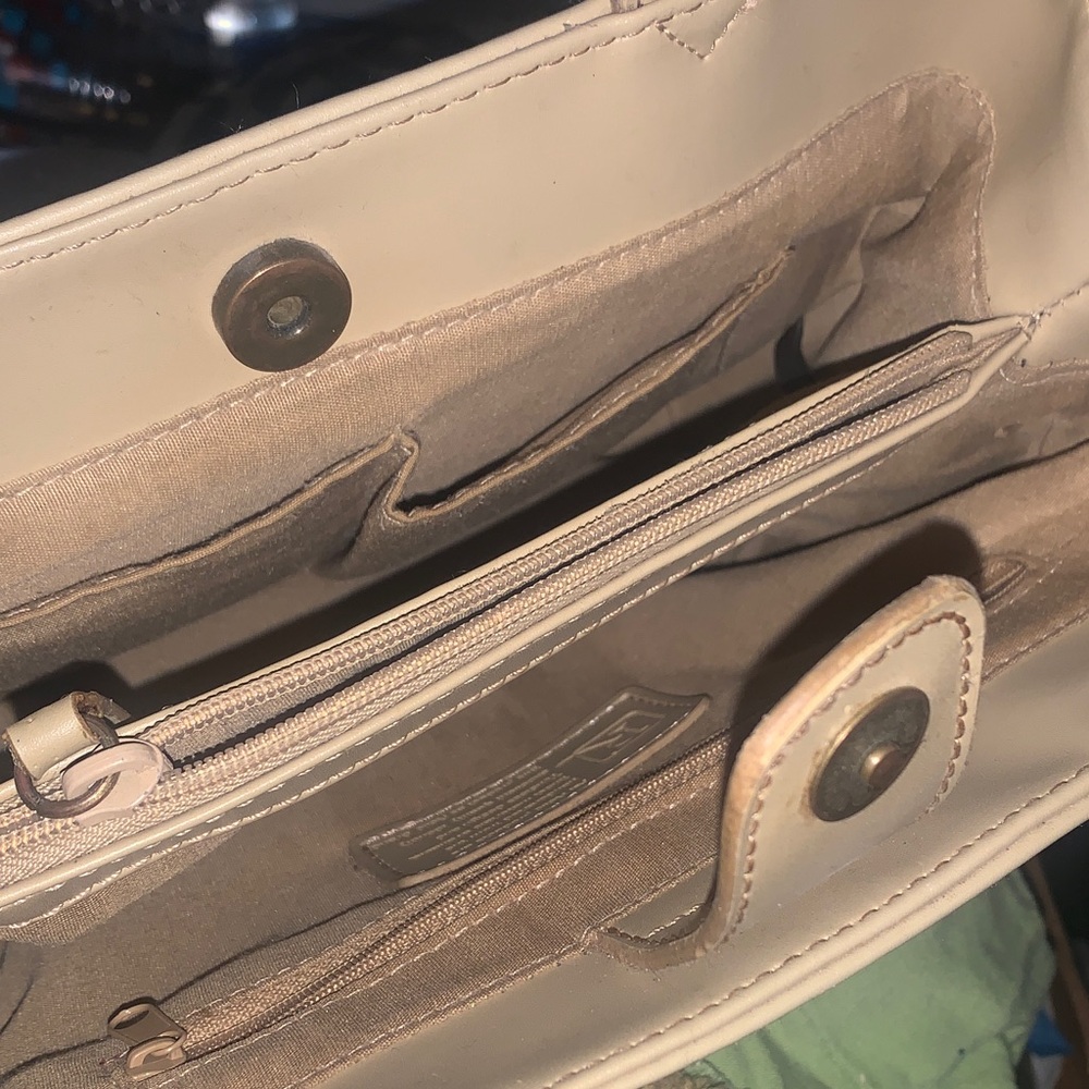 Relic Beige Embossed Handbag! - Picture 4 of 8
